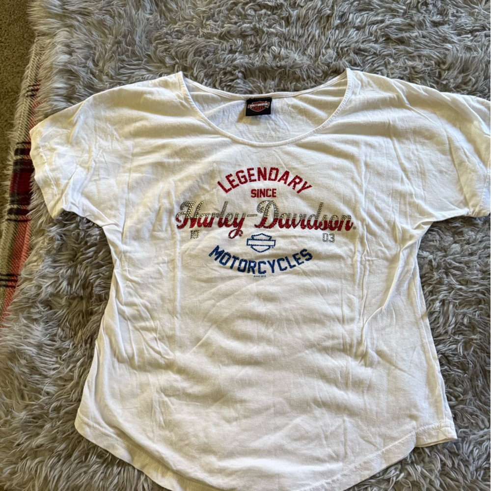 Harley-Davidson White Tee with Red & Black Label